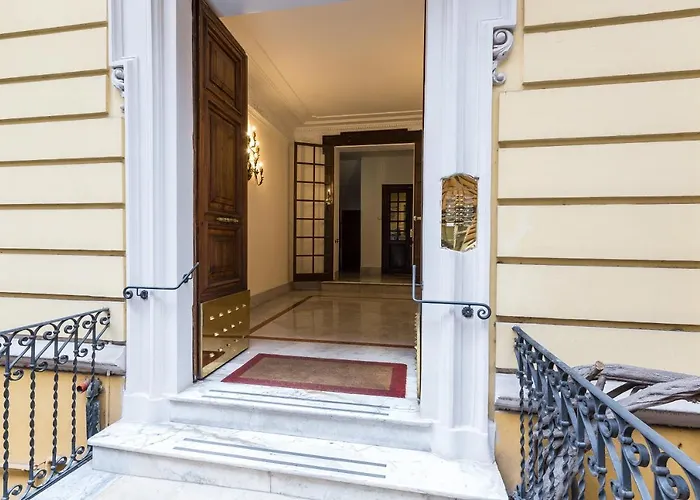 Hotel Clementi Portrait Roma